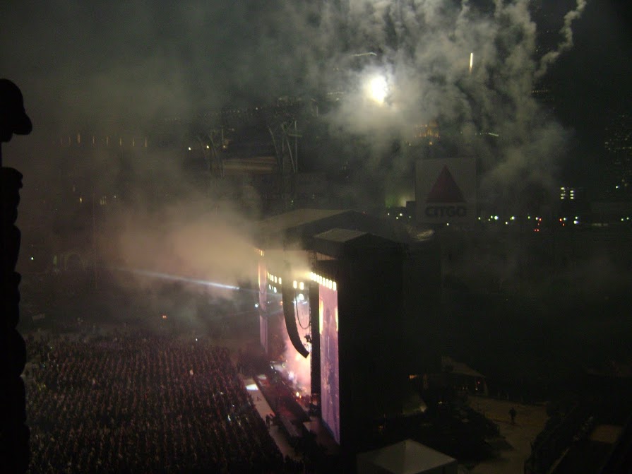 Paul McCartney - (14 Nov 2012) - Fireworks for Live And Let Die - 08
